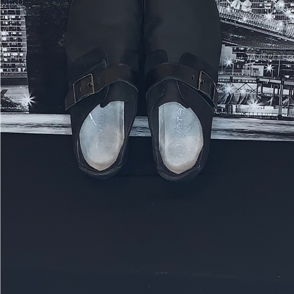 Shoes - Picture 3 of 4